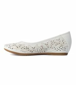 Wholesale 🥰 Baretraps Mariah Casual Flat (BT26362) White ✨ -Deals Boots Store baretraps mariah casual flat bt26362 96107.1669059976